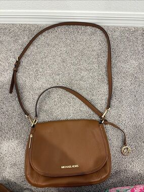 Michael Kors Tan Leather Shoulder Bag with Gold Hardware